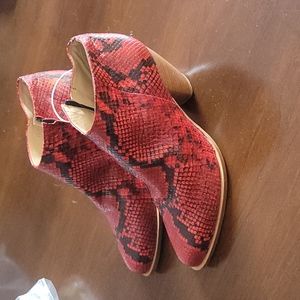 NWT 100% Leather ankle booties women's snakeskin Italy Designer Boots Shoes Red